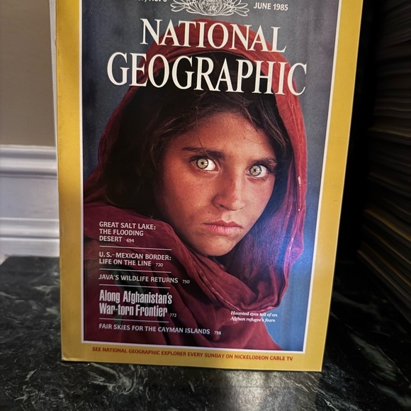 National Geographic: Complete 1985 Issues with Maps - Picture 7 of 13